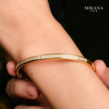 Load image into Gallery viewer, Crystal Armlet Kinue Bangle Bracelet