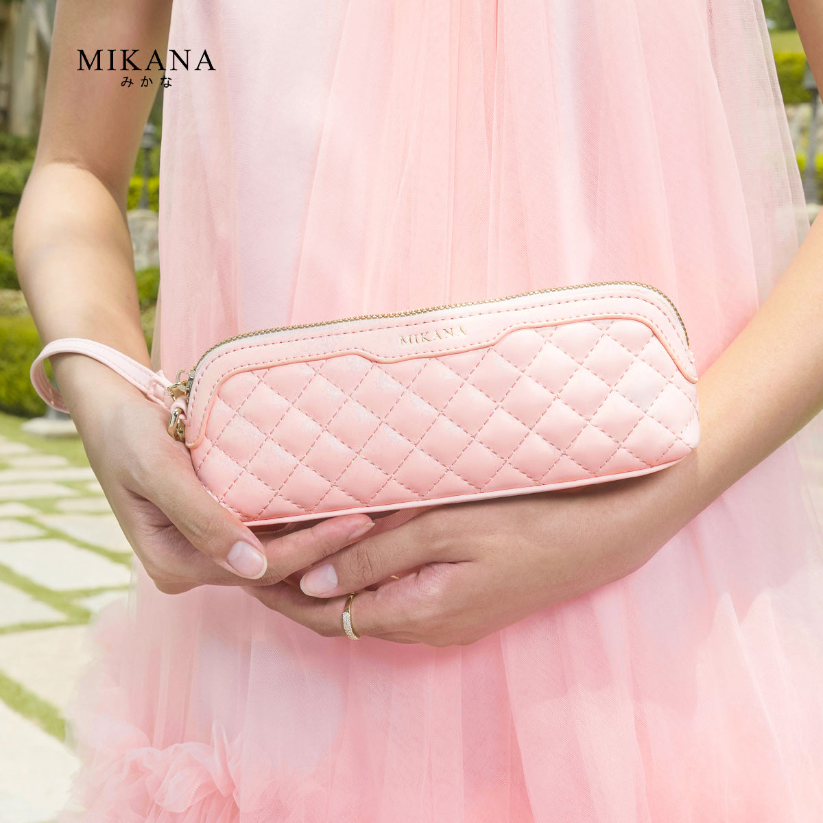 Coquette Emisa Long Pouch
