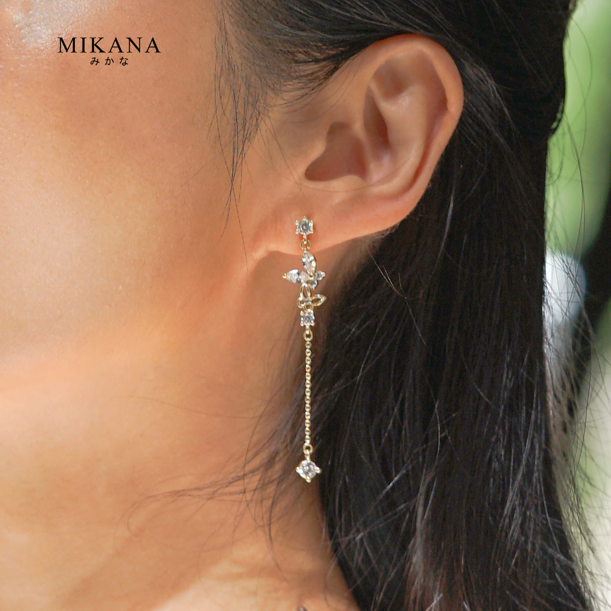 Golden Wings Hinagiku Dangling Earrings