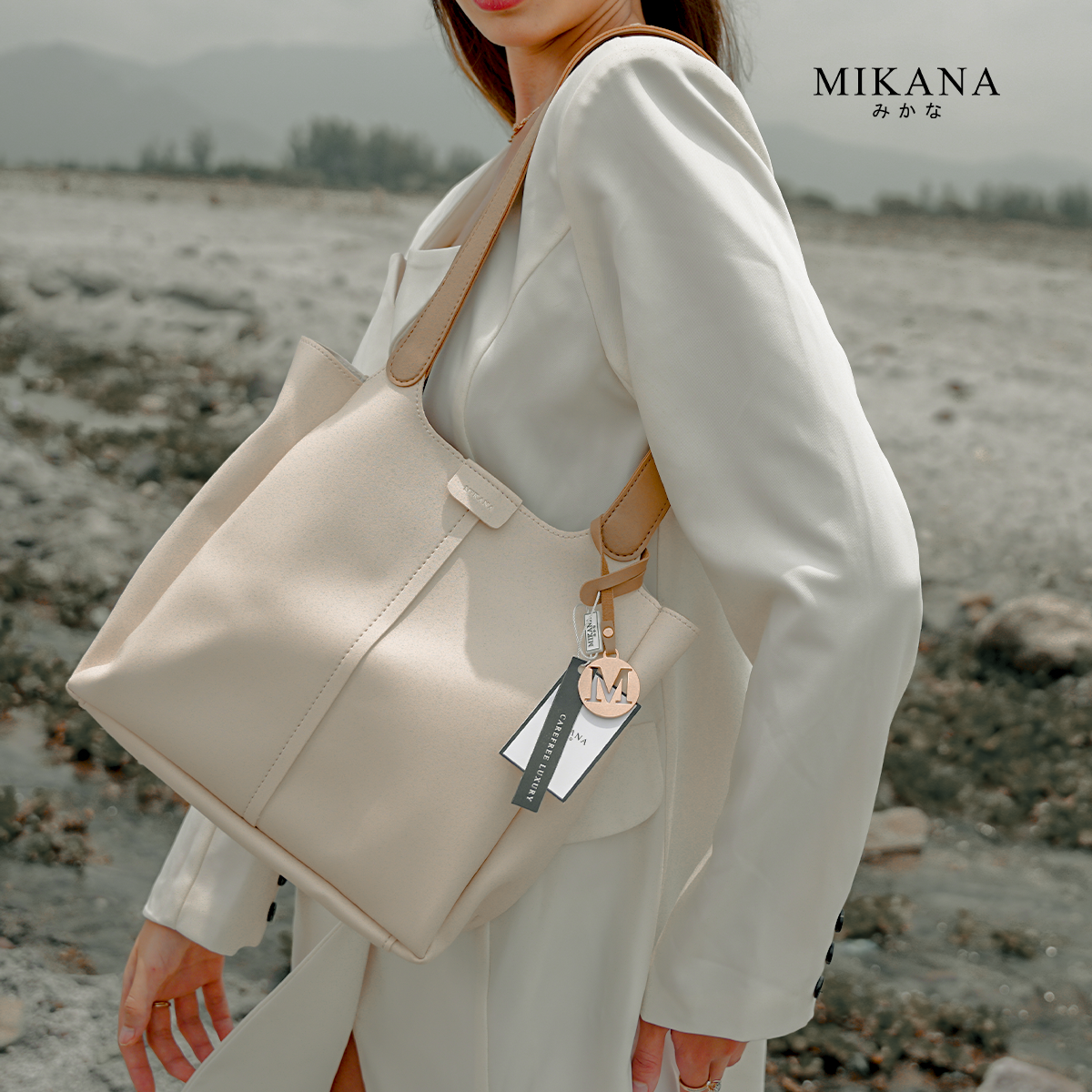 Mikana Sasaki Leather Shoulder Bag for Women