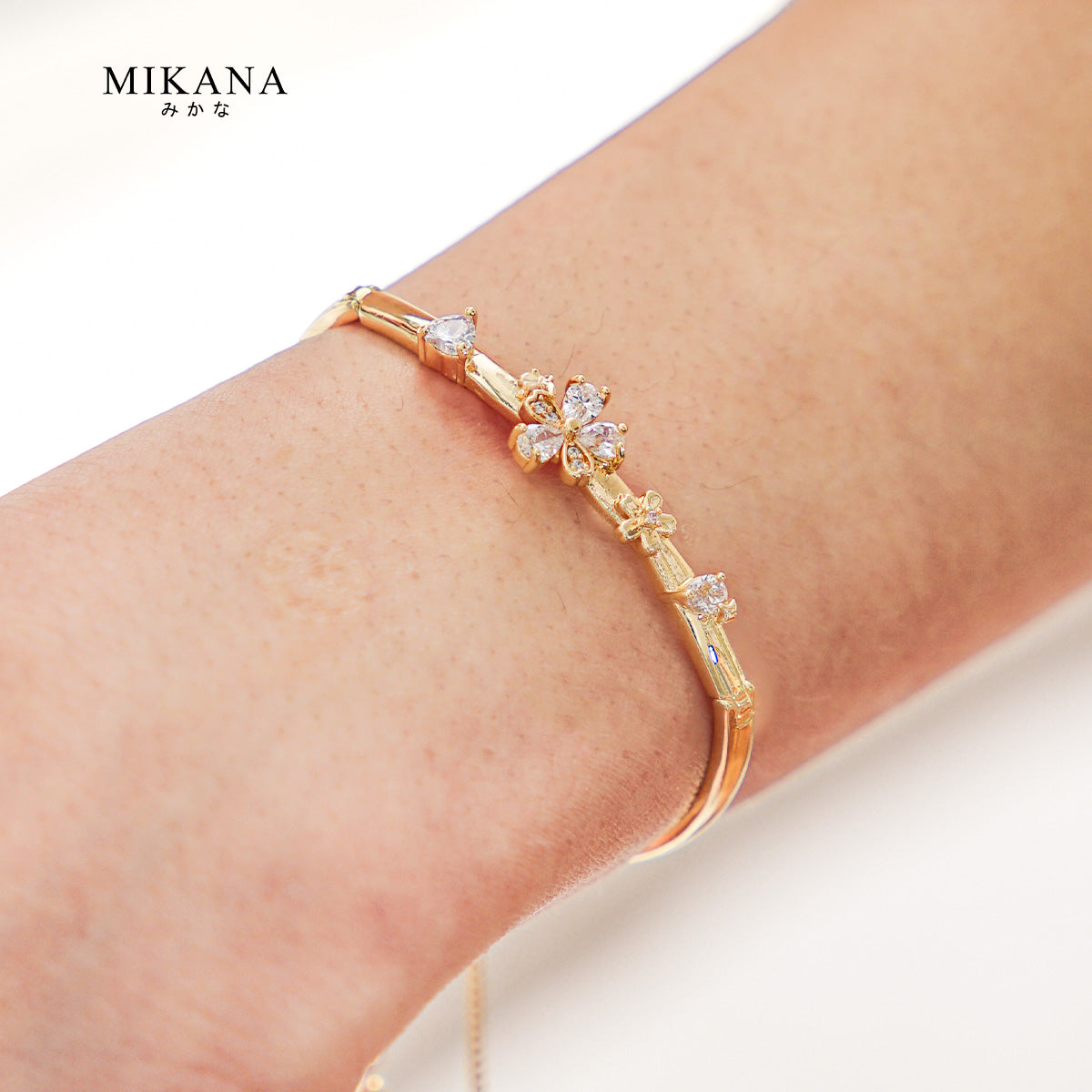 Sayuriko Bangle Bracelet