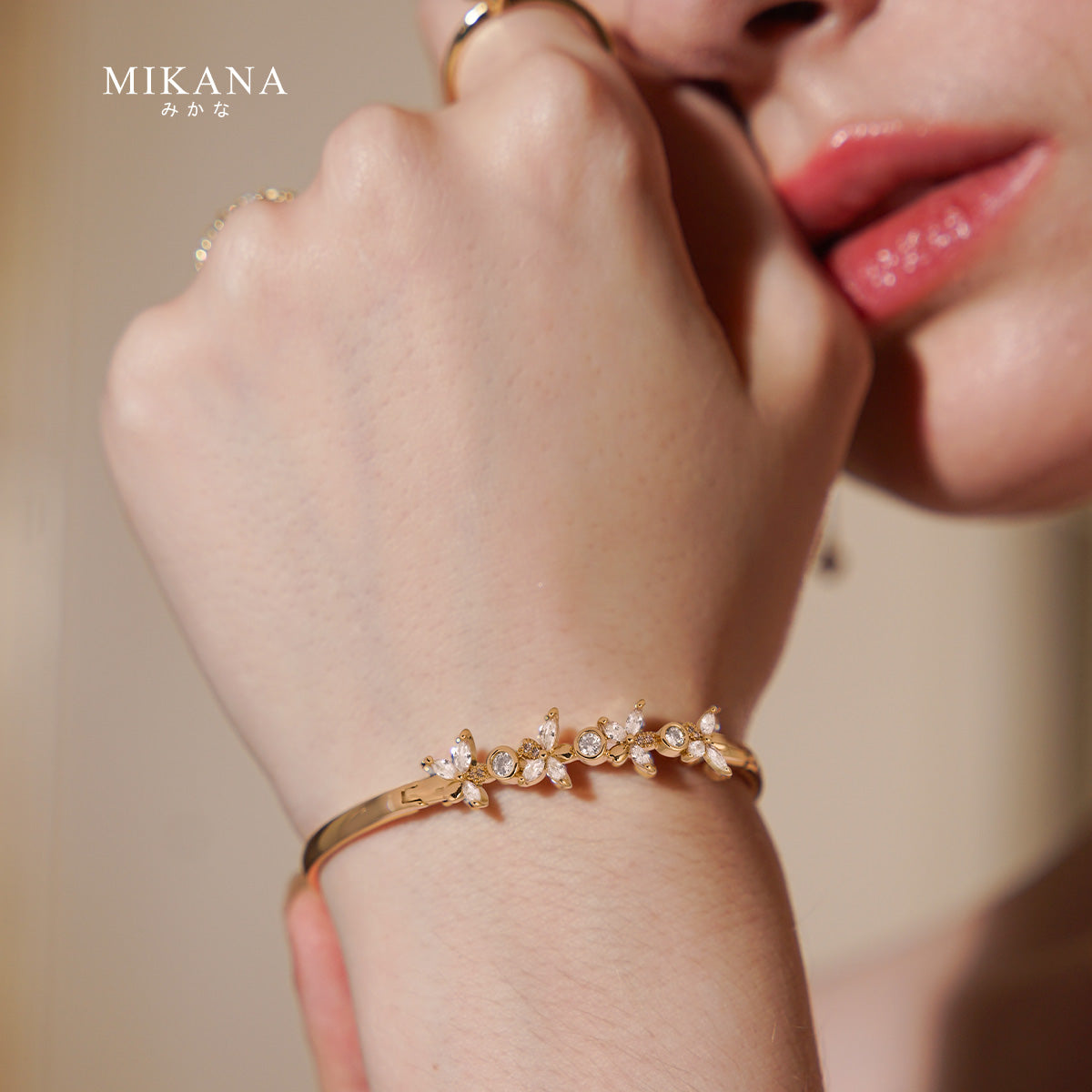 Tomoha Bangle Bracelet