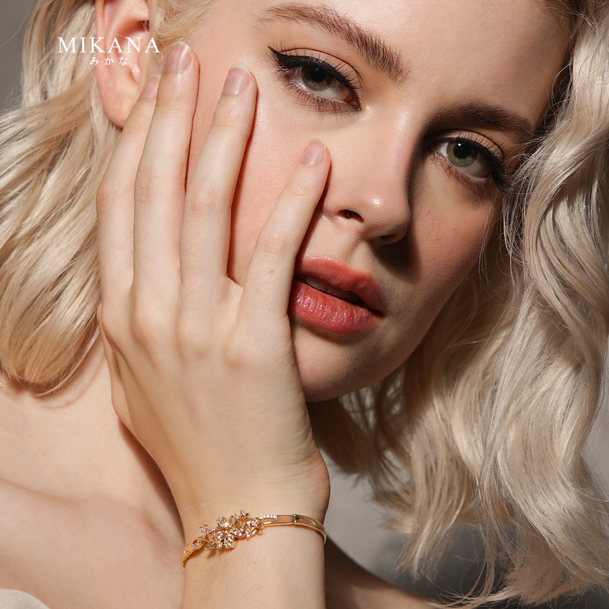 Yurinao Bangle Bracelet