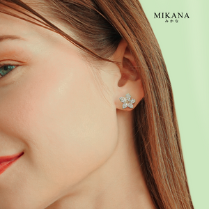 Mikana Ashida Floral Flower Stud Earrings