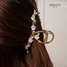 Load image into Gallery viewer, Floral Hiroko Metal Hair Clamp