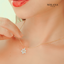 Load image into Gallery viewer, Michikko Floral Flower Necklace